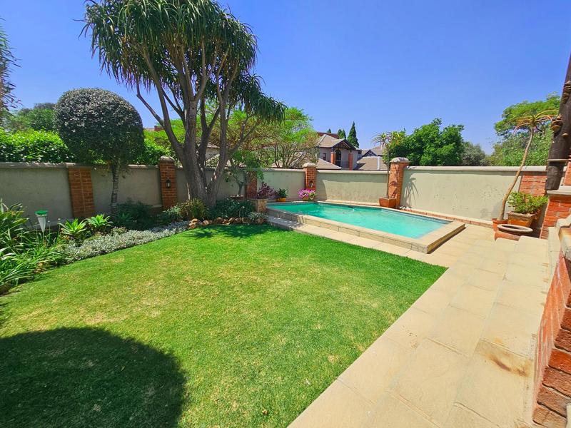 To Let 4 Bedroom Property for Rent in Poortview Gauteng