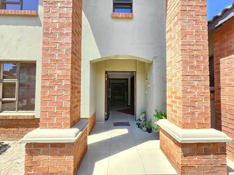 To Let 4 Bedroom Property for Rent in Poortview Gauteng
