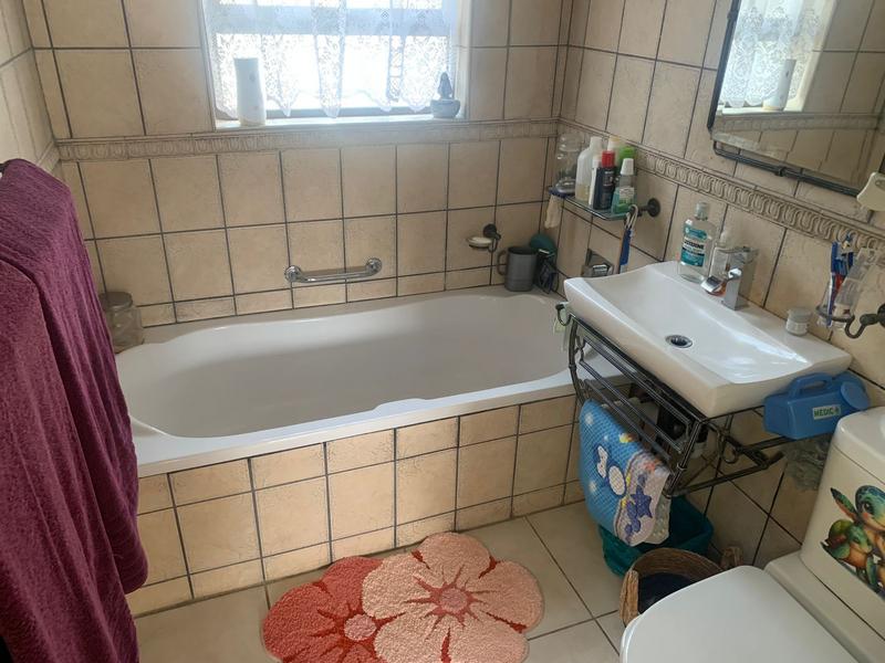 4 Bedroom Property for Sale in Birchleigh Gauteng