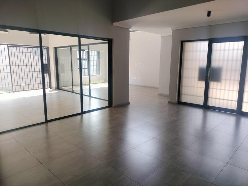 4 Bedroom Property for Sale in Ashlea Gardens Gauteng