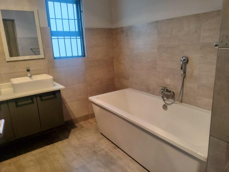 4 Bedroom Property for Sale in Ashlea Gardens Gauteng