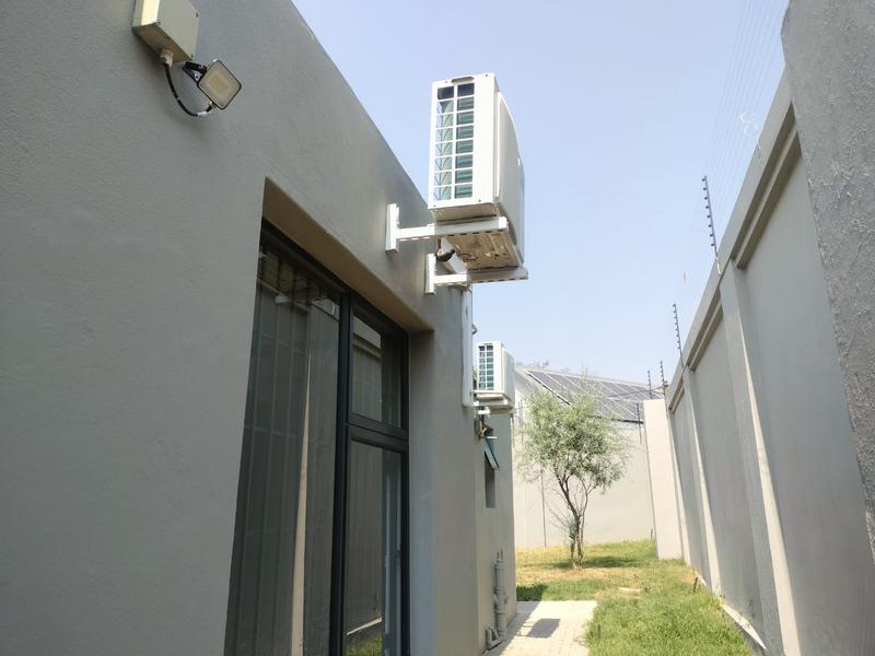 4 Bedroom Property for Sale in Ashlea Gardens Gauteng
