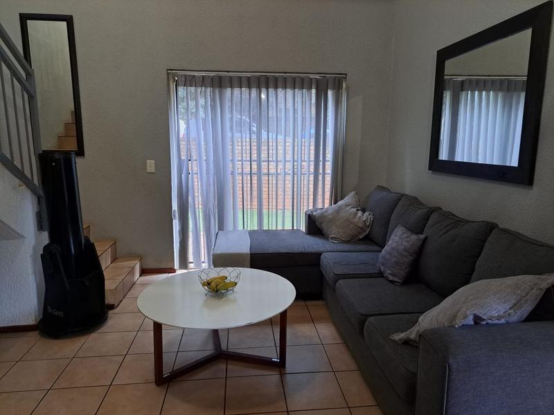 3 Bedroom Property for Sale in Die Hoewes Gauteng