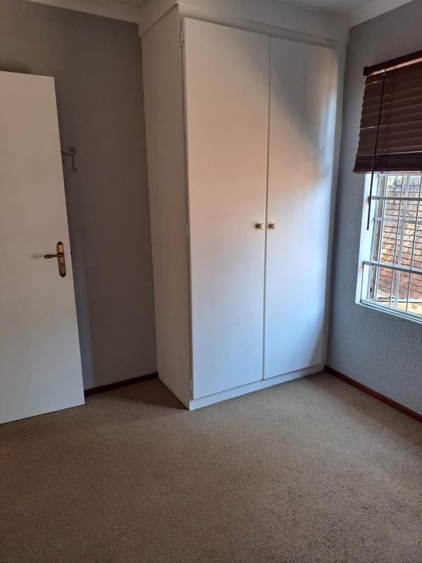 3 Bedroom Property for Sale in Die Hoewes Gauteng
