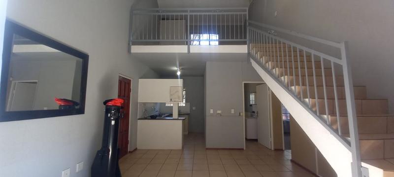 3 Bedroom Property for Sale in Die Hoewes Gauteng