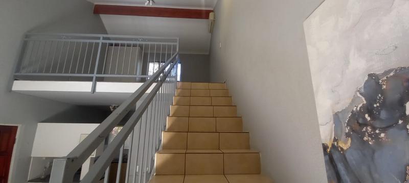 3 Bedroom Property for Sale in Die Hoewes Gauteng