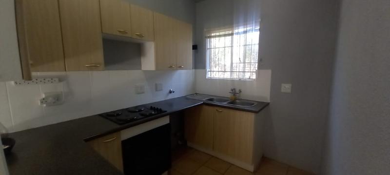 3 Bedroom Property for Sale in Die Hoewes Gauteng