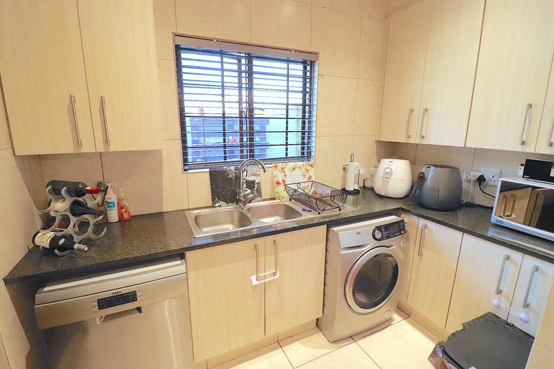 To Let 3 Bedroom Property for Rent in Broadacres Gauteng