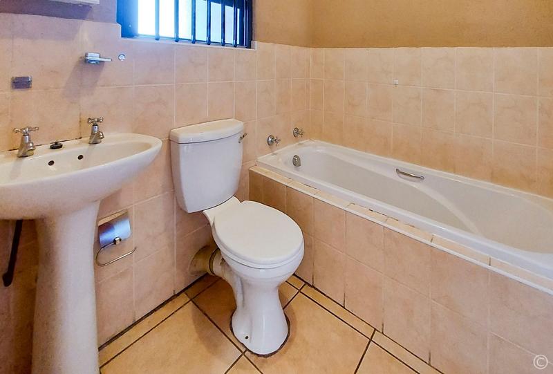 1 Bedroom Property for Sale in Vanderbijlpark SE 10 Gauteng