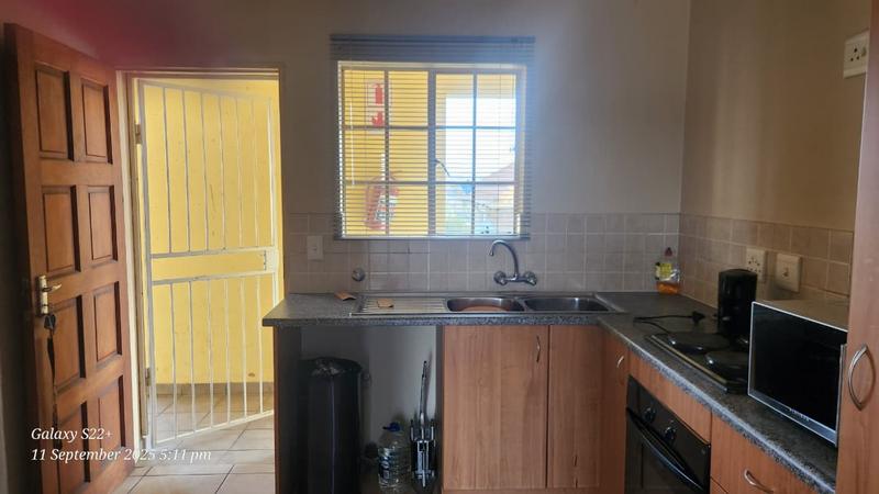 To Let 1 Bedroom Property for Rent in Kosmosdal Gauteng