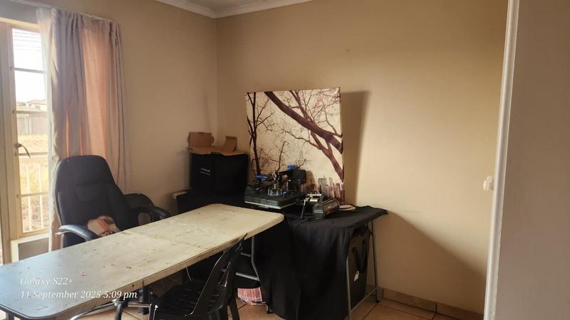 To Let 1 Bedroom Property for Rent in Kosmosdal Gauteng