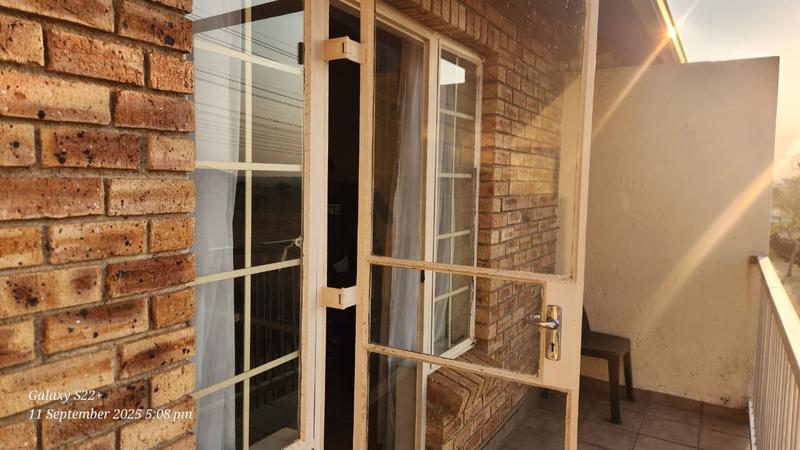 To Let 1 Bedroom Property for Rent in Kosmosdal Gauteng