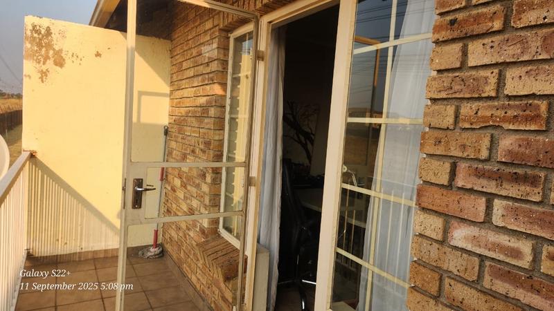 To Let 1 Bedroom Property for Rent in Kosmosdal Gauteng