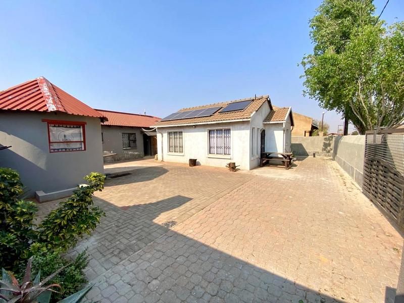 2 Bedroom Property for Sale in Protea Glen Gauteng