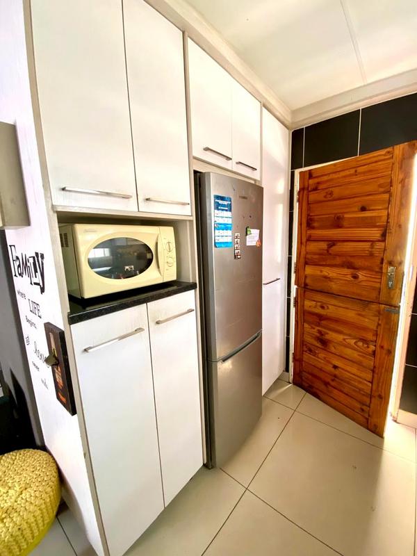 2 Bedroom Property for Sale in Protea Glen Gauteng