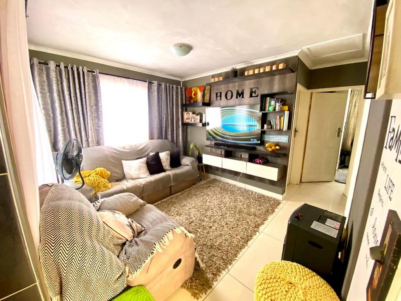 2 Bedroom Property for Sale in Protea Glen Gauteng