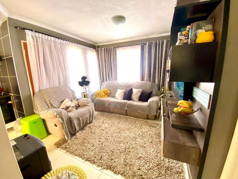 2 Bedroom Property for Sale in Protea Glen Gauteng