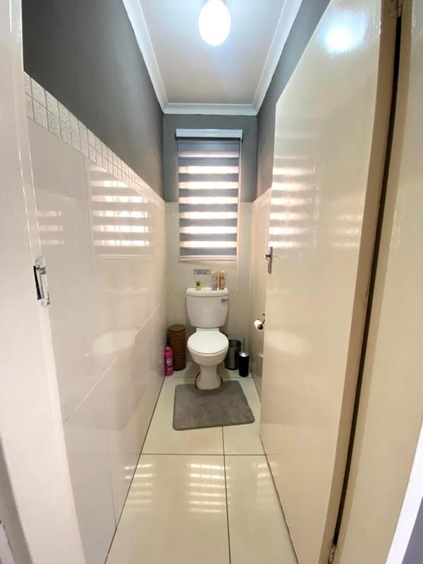 2 Bedroom Property for Sale in Protea Glen Gauteng