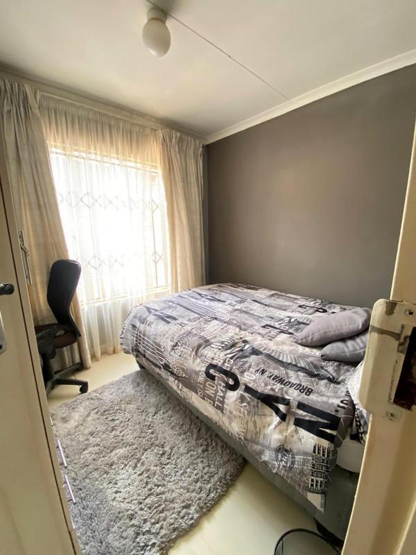 2 Bedroom Property for Sale in Protea Glen Gauteng