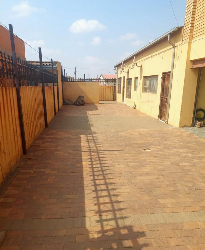 To Let 2 Bedroom Property for Rent in Roodekop Gauteng