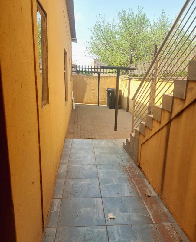 To Let 2 Bedroom Property for Rent in Roodekop Gauteng