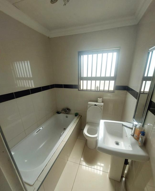 To Let 2 Bedroom Property for Rent in Roodekop Gauteng