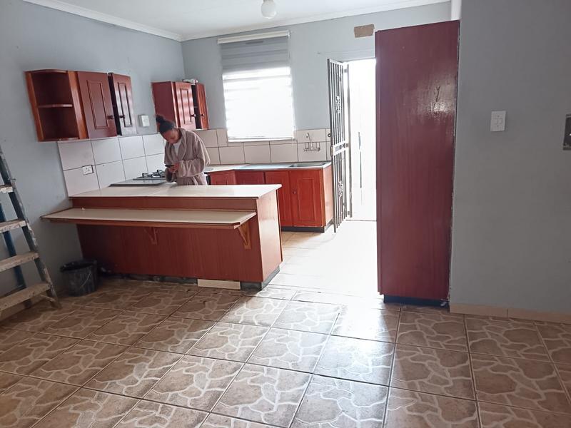 To Let 3 Bedroom Property for Rent in Crystal Park Gauteng