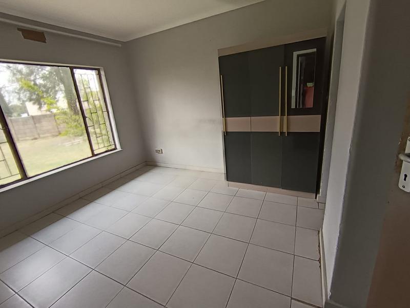 To Let 3 Bedroom Property for Rent in Crystal Park Gauteng