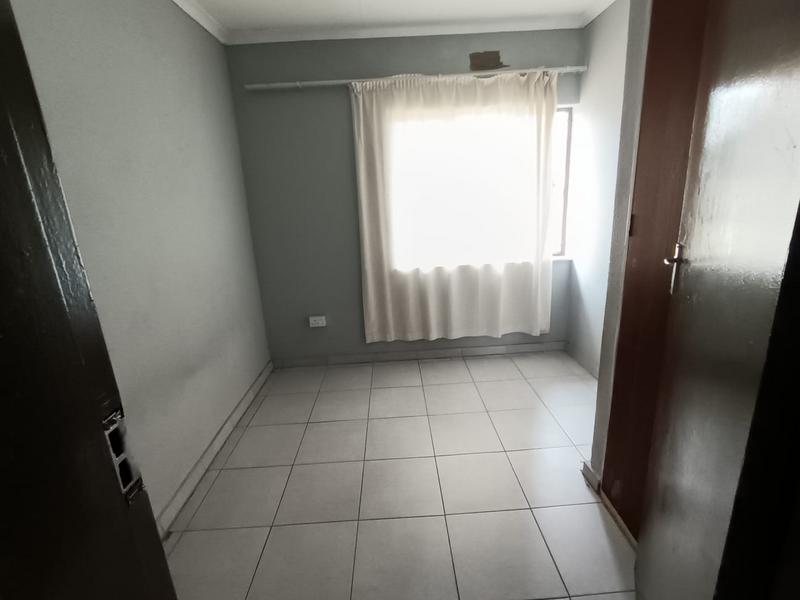 To Let 3 Bedroom Property for Rent in Crystal Park Gauteng