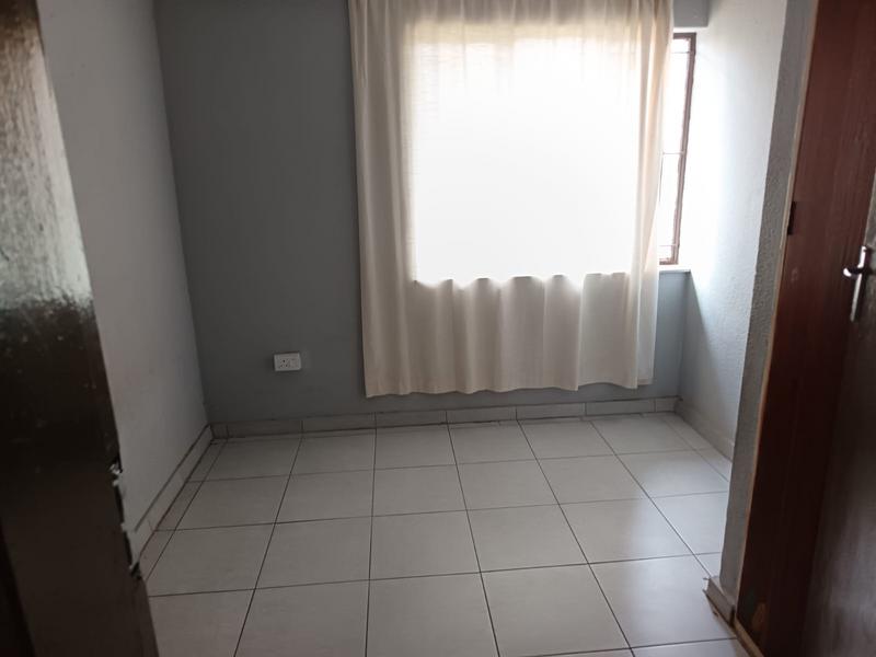 To Let 3 Bedroom Property for Rent in Crystal Park Gauteng