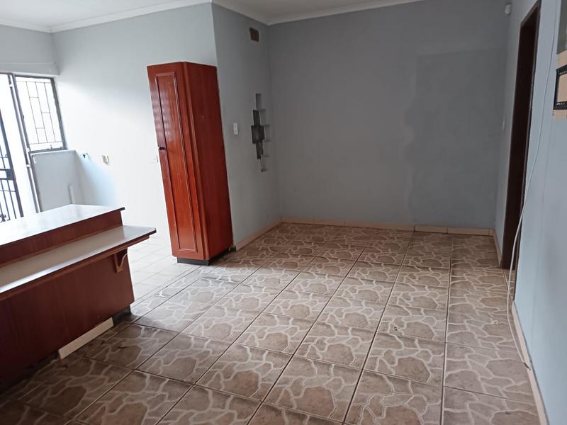 To Let 3 Bedroom Property for Rent in Crystal Park Gauteng