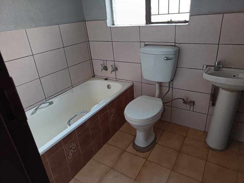 To Let 3 Bedroom Property for Rent in Crystal Park Gauteng