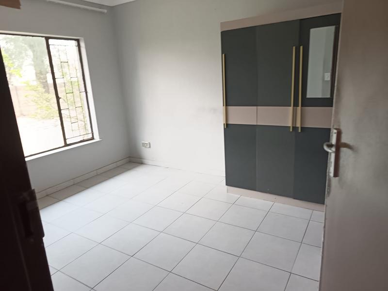 To Let 3 Bedroom Property for Rent in Crystal Park Gauteng