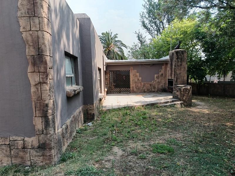 To Let 3 Bedroom Property for Rent in Vorna Valley Gauteng