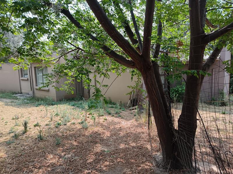 To Let 3 Bedroom Property for Rent in Vorna Valley Gauteng