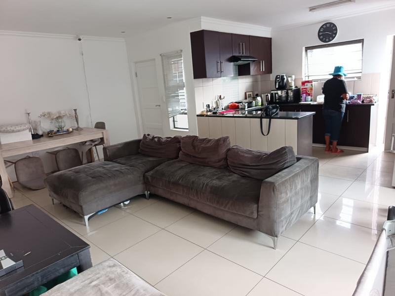 To Let 3 Bedroom Property for Rent in Buccleuch Gauteng