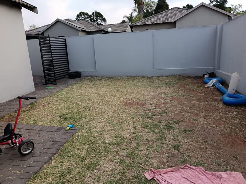 To Let 3 Bedroom Property for Rent in Buccleuch Gauteng