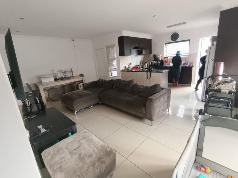 To Let 3 Bedroom Property for Rent in Buccleuch Gauteng