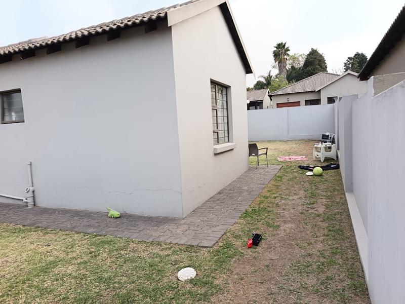 To Let 3 Bedroom Property for Rent in Buccleuch Gauteng