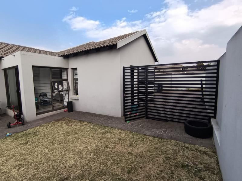To Let 3 Bedroom Property for Rent in Buccleuch Gauteng