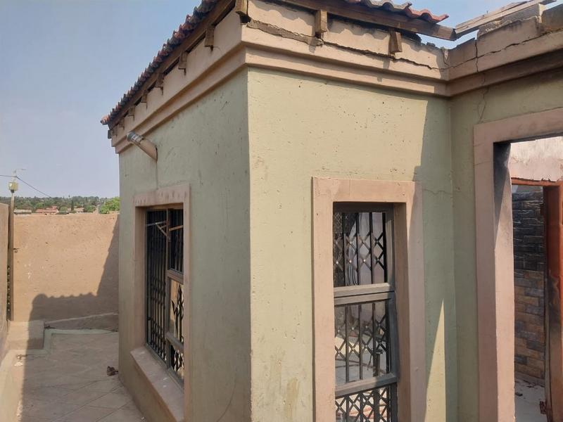 6 Bedroom Property for Sale in Tembisa Central Gauteng