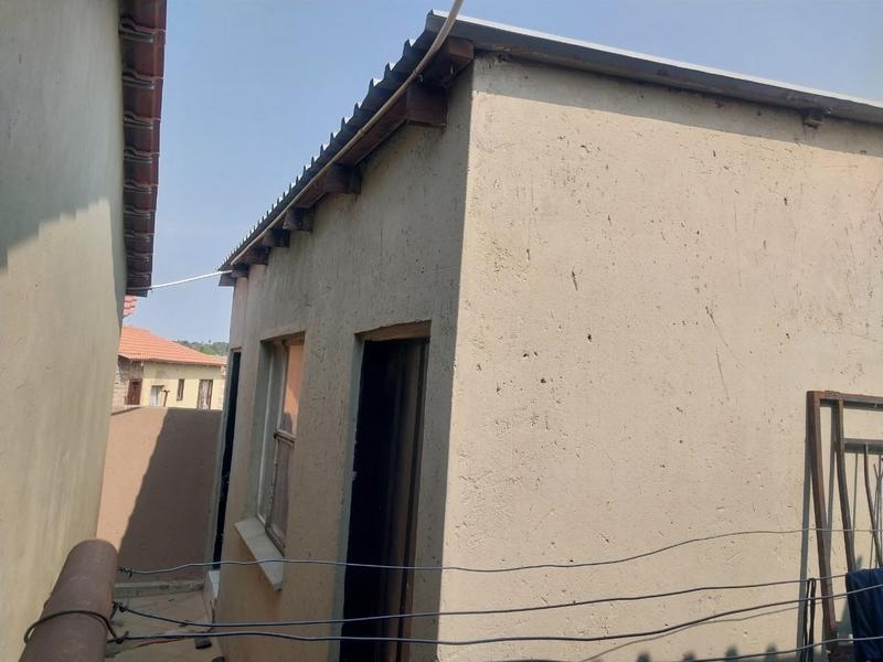 6 Bedroom Property for Sale in Tembisa Central Gauteng