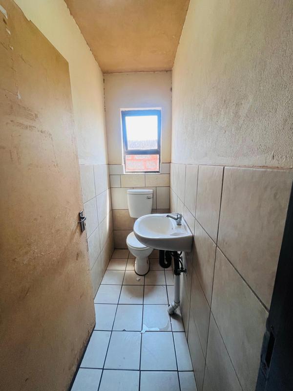 Commercial Property for Sale in Rondebult Gauteng