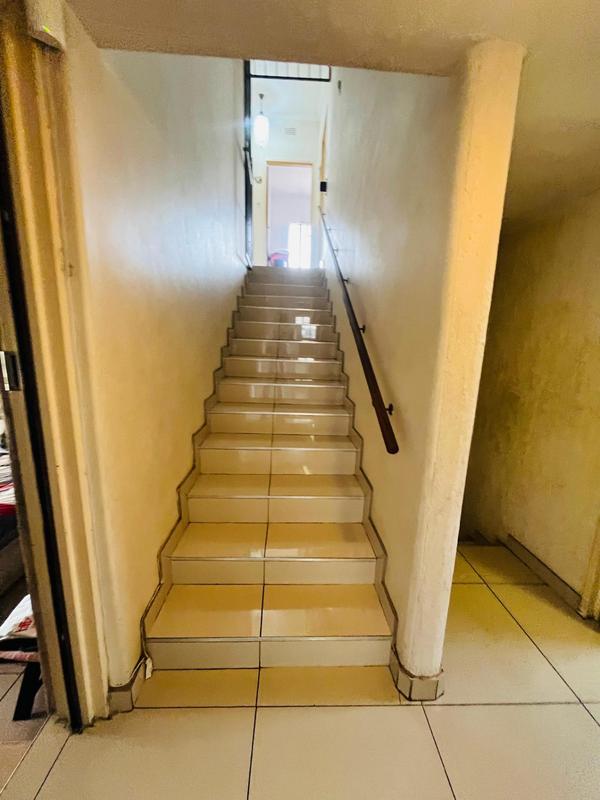 4 Bedroom Property for Sale in Mondeor Gauteng