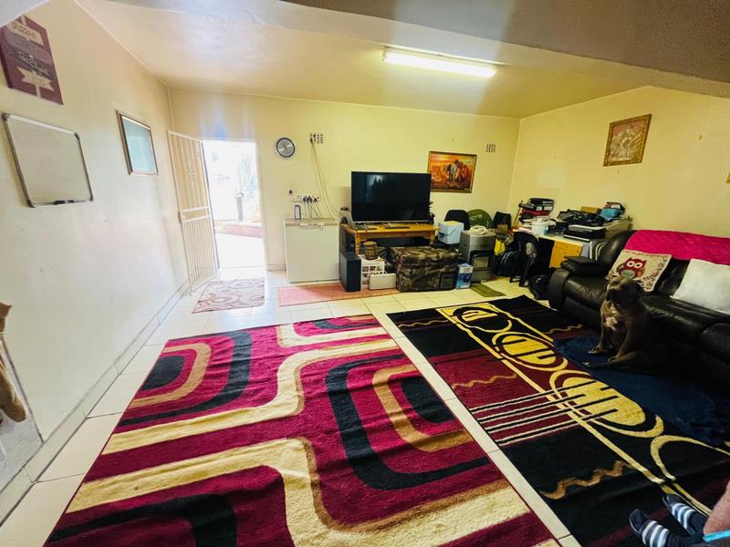 4 Bedroom Property for Sale in Mondeor Gauteng
