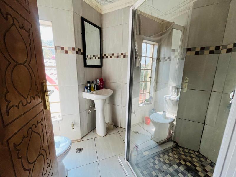 6 Bedroom Property for Sale in Winchester Hills Ext 3 Gauteng