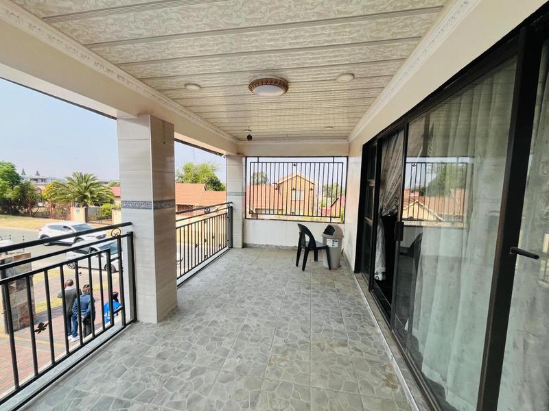 6 Bedroom Property for Sale in Winchester Hills Ext 3 Gauteng