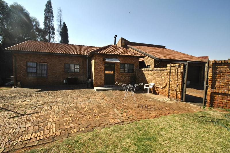 4 Bedroom Property for Sale in Dawn Park Gauteng