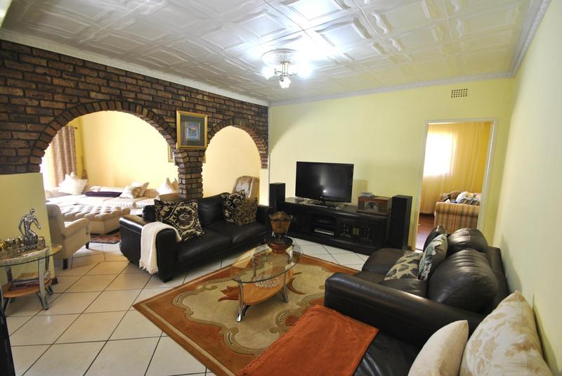 4 Bedroom Property for Sale in Dawn Park Gauteng