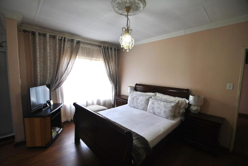 4 Bedroom Property for Sale in Dawn Park Gauteng